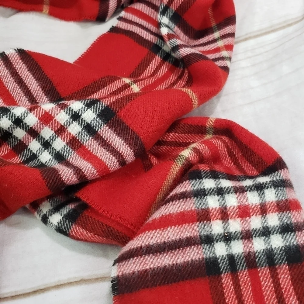 Red Black White Tartan Plaid Scarf Cashmere Feel Fringe Ends 53 x 11 Inch
